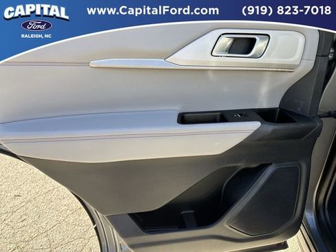 Certified 2025 Ford Explorer Active w/ Active Comfort Package image 17