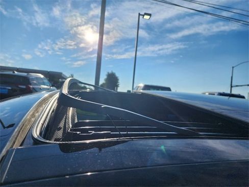 Used 2024 Land Rover Range Rover Velar Dynamic HSE image 24