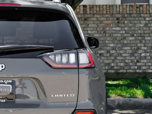 Used 2021 Jeep Cherokee Limited w/ Mopar Interior Package image 60