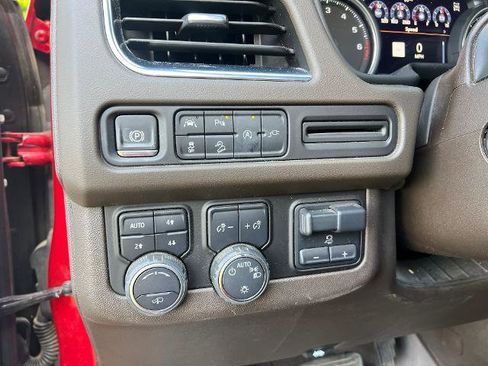 Used 2021 Chevrolet Tahoe Z71 w/ Z71 Off-Road Package image 15