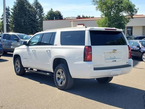 Used 2020 Chevrolet Suburban LT w/ Luxury Package AWD/4WD image 6