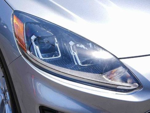 Certified 2021 Ford Escape SE FWD image 4
