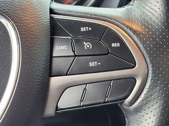 Used 2019 Dodge Challenger SXT w/ Driver Convenience Group AWD/4WD image 25