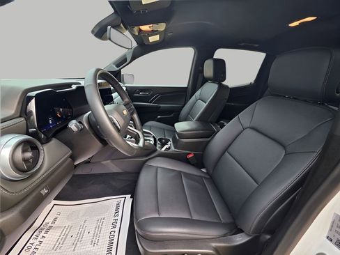 Used 2024 Chevrolet Colorado LT w/ LT Convenience Package III image 16