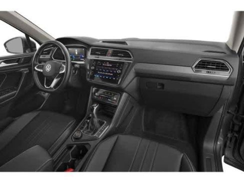 Used 2022 Volkswagen Tiguan SE AWD/4WD image 15