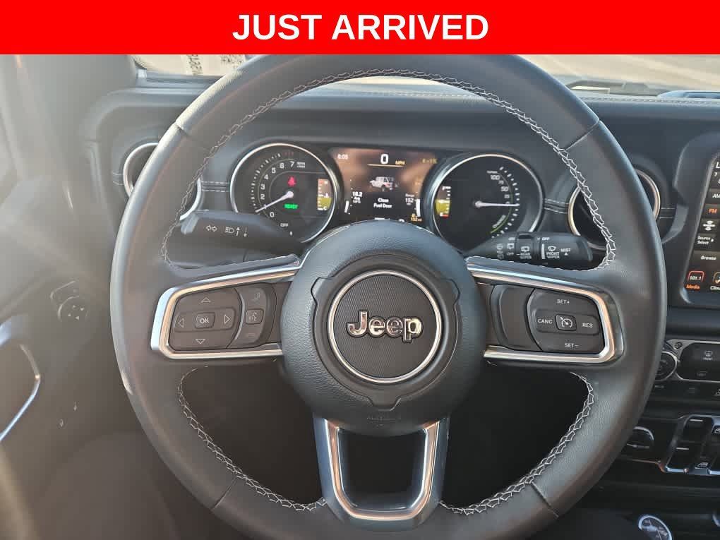Used 2023 Jeep Wrangler Unlimited Sahara AWD/4WD image 15