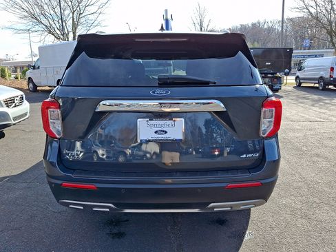 Used 2022 Ford Explorer XLT w/ Equipment Group 202A image 5