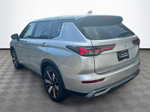 New 2026 Mitsubishi Outlander SE image 5