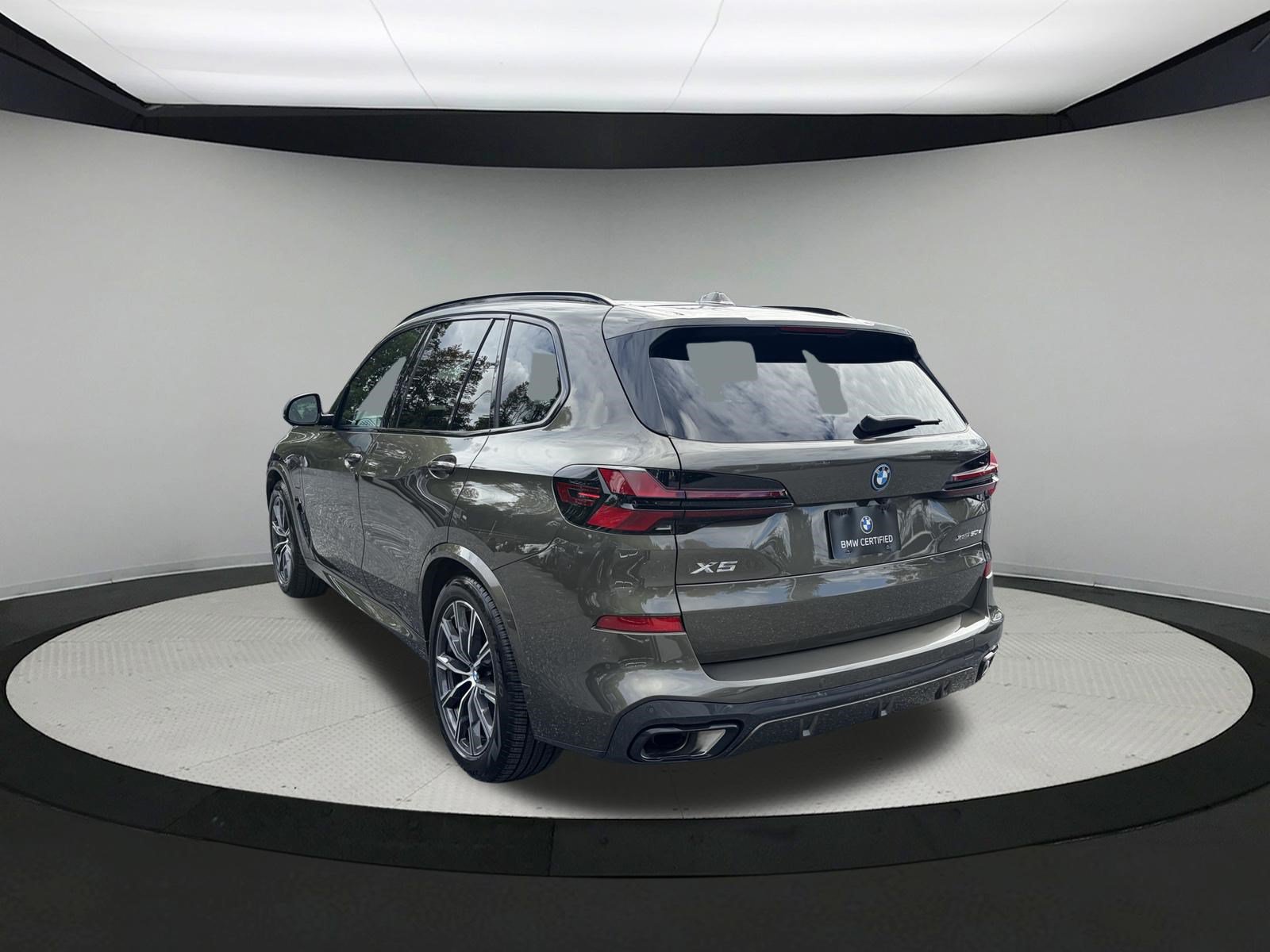 Certified 2026 BMW X5 xDrive50e w/ Executive Package AWD/4WD image 5