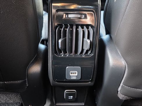 Used 2024 Jeep Compass Latitude w/ Altitude Special Edition AWD/4WD image 33
