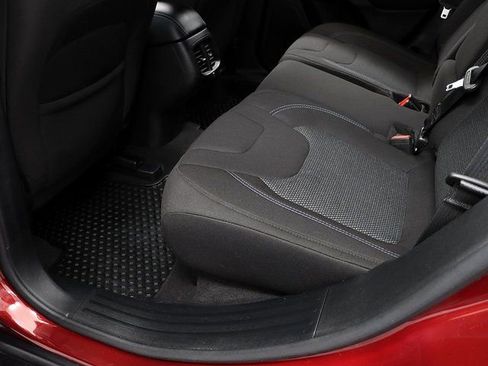 Used 2020 Jeep Cherokee Latitude w/ Cold Weather Group image 25