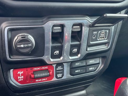 Used 2022 Jeep Wrangler Rubicon AWD/4WD image 19