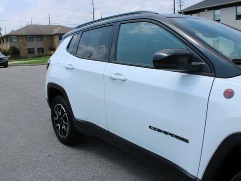 Used 2025 Jeep Compass Trailhawk w/ Trailhawk Convenience Group AWD/4WD image 46