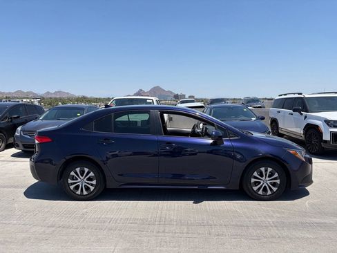 Used 2022 Toyota Corolla LE FWD image 3