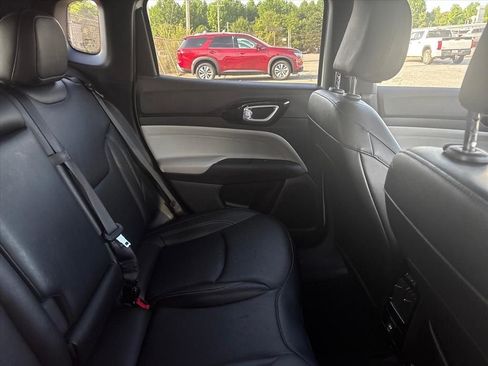 Used 2025 Jeep Compass Limited AWD/4WD image 18