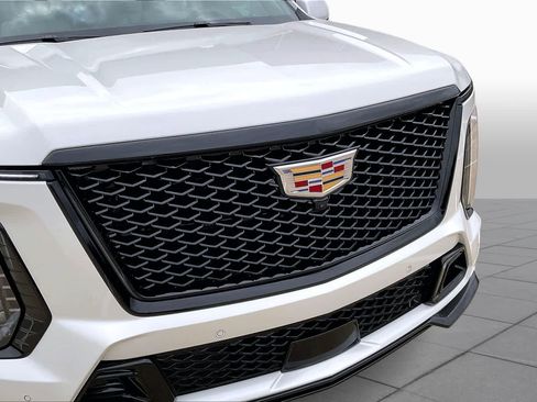 Used 2025 Cadillac Escalade V w/ LPO, Floor Liner Package AWD/4WD image 30