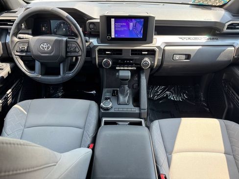 Certified 2025 Toyota Tacoma SR5 AWD/4WD image 12