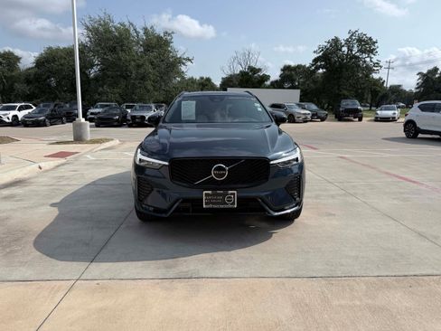 Certified 2026 Volvo XC60 B5 Plus AWD/4WD image 9