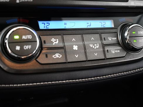 Used 2015 Toyota RAV4 Limited image 29