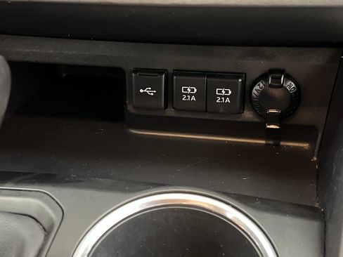 Used 2020 Toyota Highlander XLE image 52