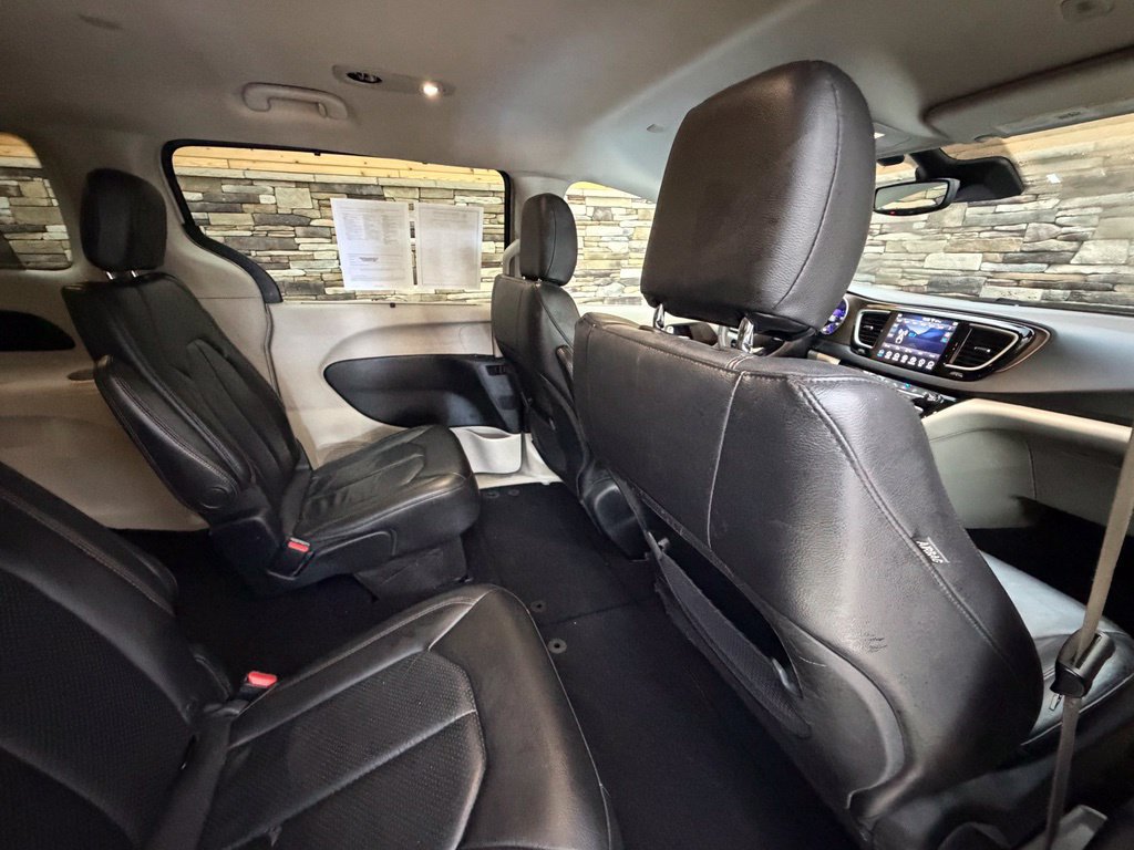 Used 2019 Chrysler Pacifica Touring-L w/ Advanced Safetytec Group FWD image 42