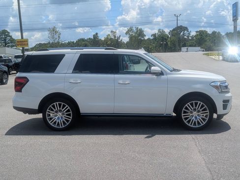 Used 2024 Ford Expedition Limited AWD/4WD image 4