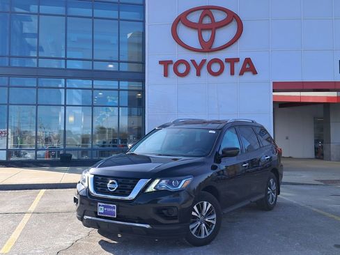 Used 2019 Nissan Pathfinder S AWD/4WD image 1