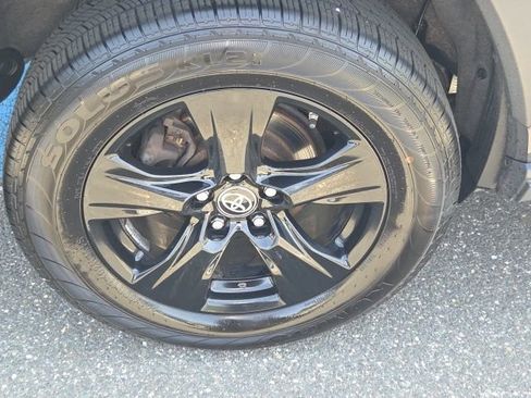 Used 2021 Toyota RAV4 LE w/ Carpet Mat Package (TMS) AWD/4WD image 30