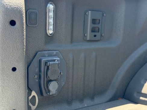 Used 2025 Ford F450 Platinum w/ FX4 Off-Road Package image 7