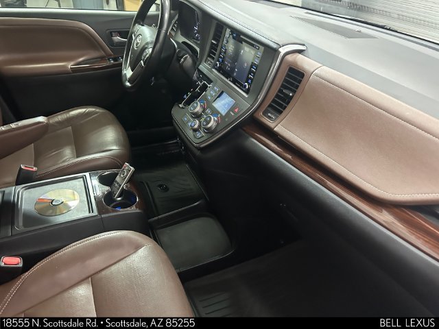 Used 2019 Toyota Sienna Limited Premium w/ Carpet Mat Package AWD/4WD image 13