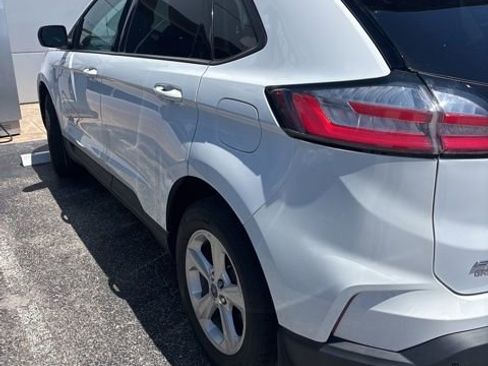 Used 2020 Ford Edge SE w/ Cargo Accessory Package FWD image 4