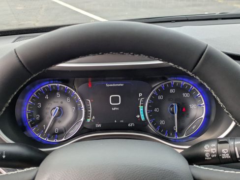 New 2026 Chrysler Pacifica Select FWD image 17