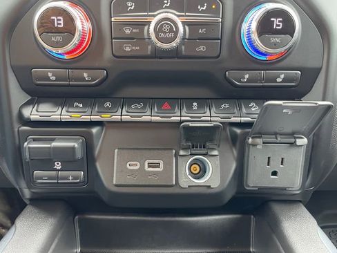 Used 2021 GMC Sierra 1500 Elevation w/ Preferred Package image 22