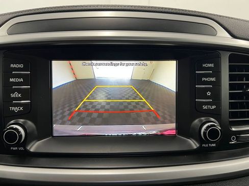 Used 2020 Kia Sorento AWD V6 image 24