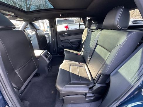 Used 2023 Volkswagen Atlas Cross Sport SE w/ Panoramic Sunroof Package image 21