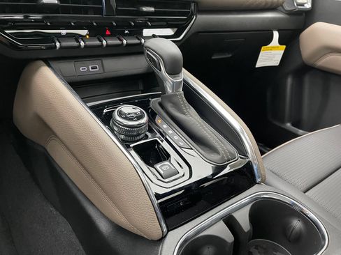 New 2026 GMC Canyon Denali AWD/4WD image 28