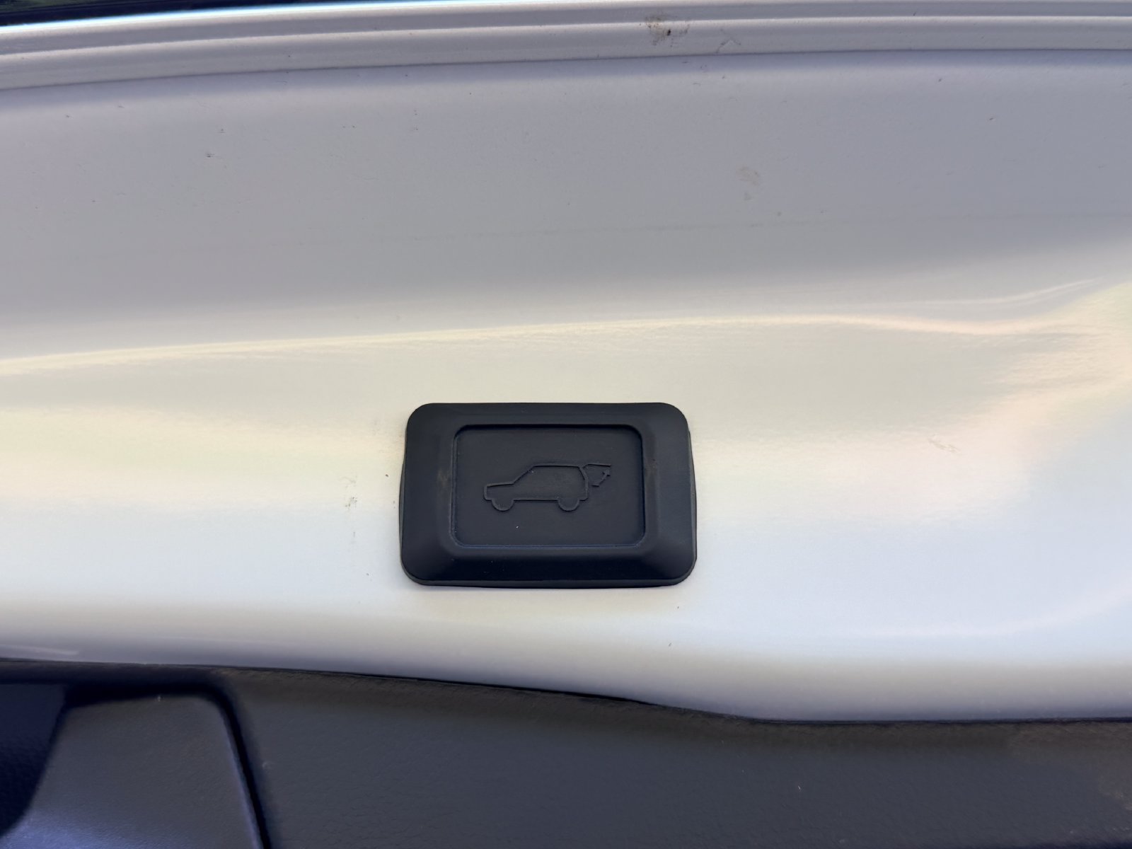 Used 2023 Toyota RAV4 XSE AWD/4WD image 17