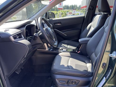 Certified 2025 Toyota Corolla Cross XLE FWD image 10