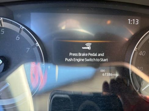 Used 2021 Toyota Highlander XLE AWD/4WD image 17