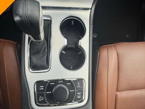 Used 2018 Jeep Grand Cherokee Summit w/ Platinum Series Group AWD/4WD image 16