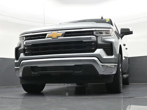 Used 2025 Chevrolet Silverado 1500 LT RWD image 30
