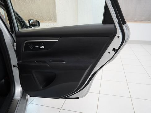 Used 2015 Nissan Altima 2.5 SV w/ Convenience Package image 24
