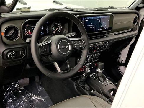 Used 2026 Jeep Gladiator Mojave AWD/4WD image 15