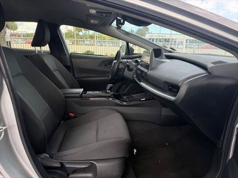 Used 2023 Toyota Prius LE FWD image 13