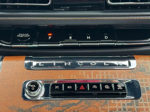 Used 2025 Lincoln Aviator Black Label AWD/4WD image 25