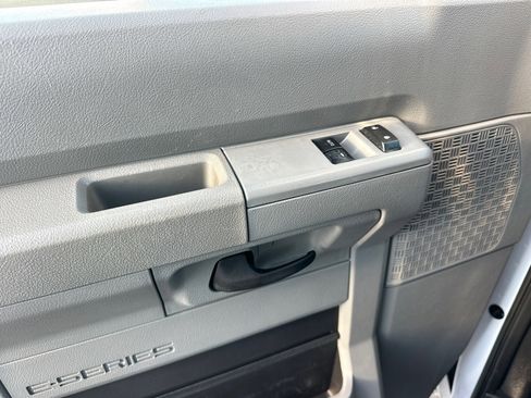 Used 2019 Ford E-350 and Econoline 350 Super Duty w/ Power Windows & Locks Group image 28