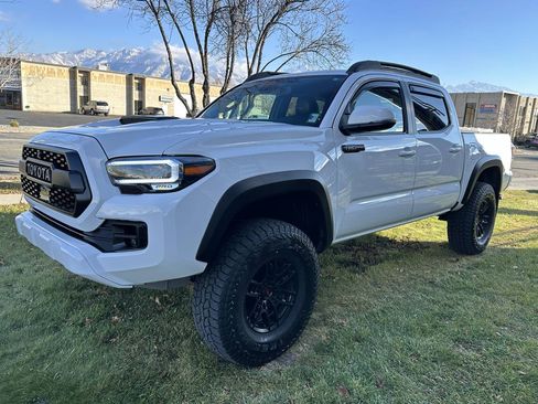 Used 2021 Toyota Tacoma TRD Pro AWD/4WD image 12