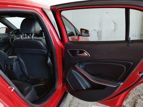 Used 2017 Mercedes-Benz GLA 250 w/ Premium Package image 13