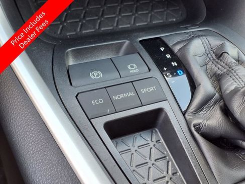 Used 2020 Toyota RAV4 XLE Premium FWD image 28