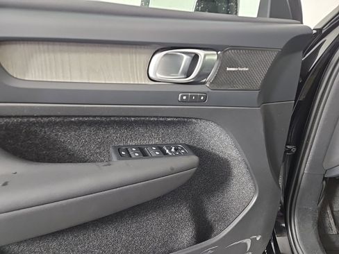 Certified 2024 Volvo XC40 B5 Plus w/ Protection Package Premier image 22